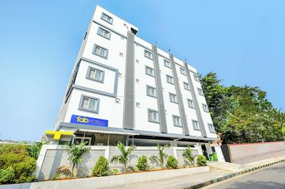 Fabhotel Ssr Ikon Suites