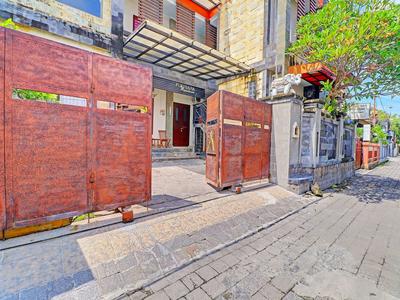 OYO 91933 Puri Gana Residence