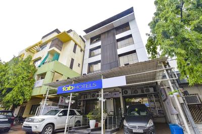 Fabhotel Presidency Studios