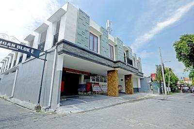 OYO 90859 Cahaya Guest House