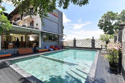 RedDoorz Plus near Mall Bali Galeria 2