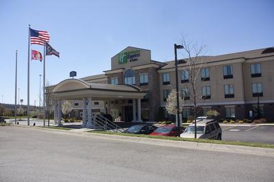 Holiday Inn Express & Suites Youngstown West - Austintown by IHG