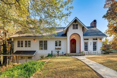 Lakefront Landrum Home w/ Deck, Fire Pit & Kayaks!