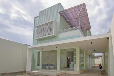 Hotel O Irma's Residence