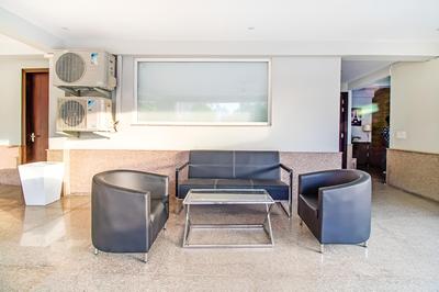 FabHotel Parfait Street