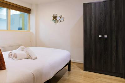 Stylish and Central 2 Bedroom Flat in Manchester photo 3