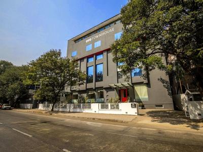 OYO Townhouse 022 Koregaon Park Pune