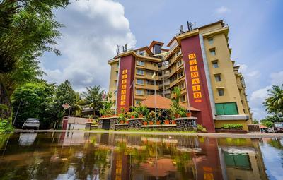 OYO 15459 Home Exotic 2BHK Vyttila