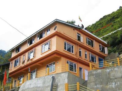 Tenzing Retreat