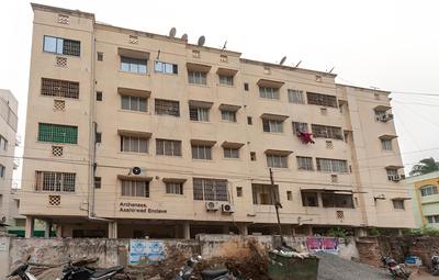 OYO 7853 Pearl Corporate Residency