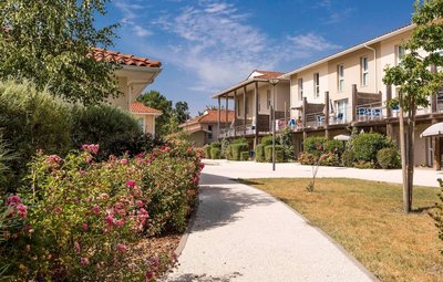 Lakeside Stay w/ Terrace