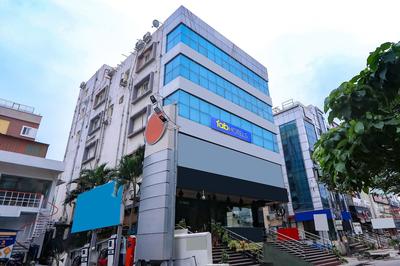 Fabhotel Sri Sai Grand Inn