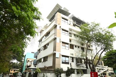 JK Rooms 141 Peanut -Nr Central Mall