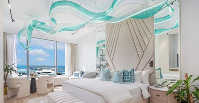 LUX Iconic Views at Palm Tower Studio 4