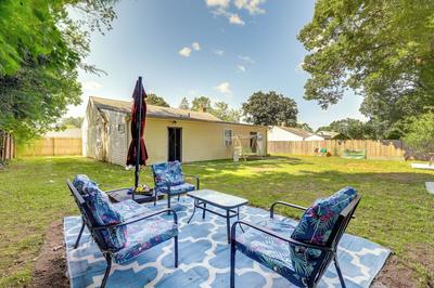 10 Mi to Hartford: Family Home w/ Yard