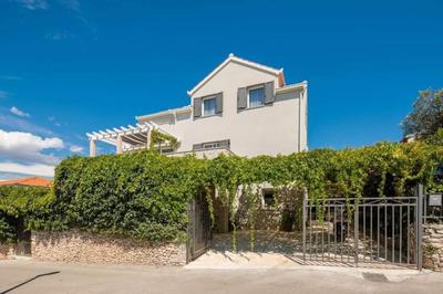 Apartment Oaza - Three Bedroom Apartment With Terrace and Sea View
