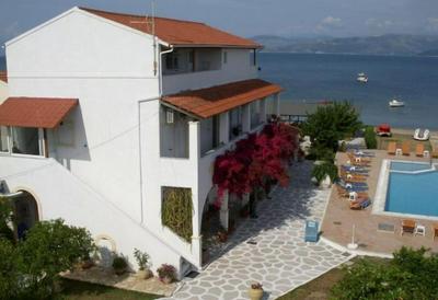 Likourgos beach apartments