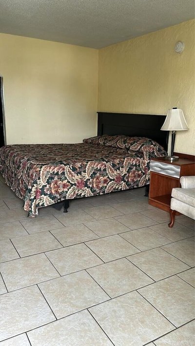 Sebastian Inn