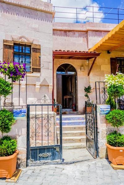 Valley Inn Cave Hotel