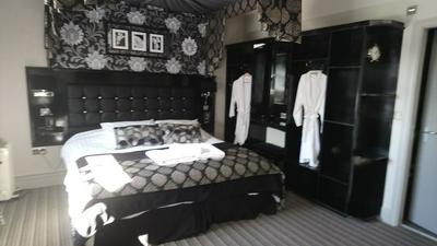 Casanova's Restaurant & Hotel