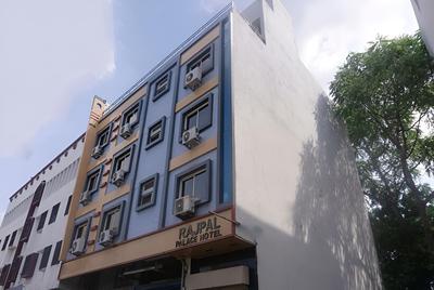 Goroomgo Rajpal Palace Udaipur