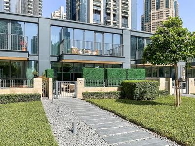 Lux 4BR Duplex in Blvd of Downtown