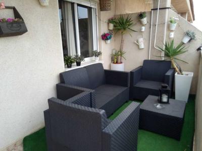 Wonderful top Floor Apartment Ideally Located Between sea and the City Center