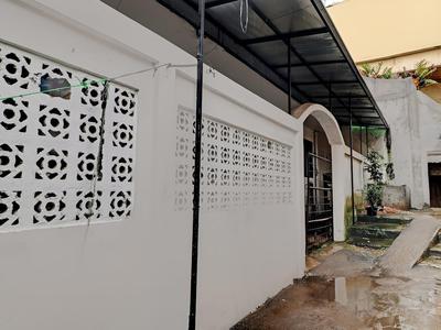 OYO Life 92685 Kost Arimbi