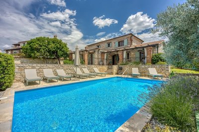 Vila Aryana With Pool