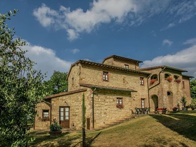 Quaint Tuscan Farmhouse
