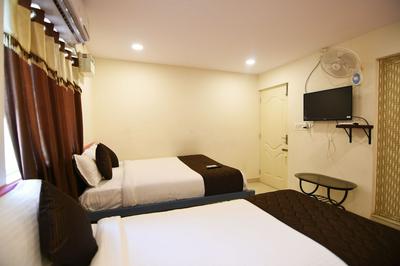 Ulo R2 Banquet and Room