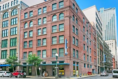 Merchant Lofts Comfy Condos – Walk Everywhere