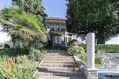 Luxury Italian Lakes Villa With Pool. 360 Degree Views. Sleeps 11
