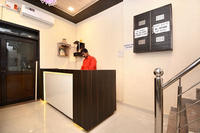 OYO 40235 Aashiaana Guest House