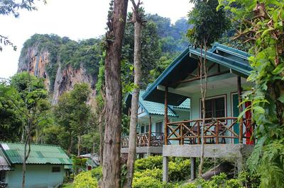 Chill Out Bar and Bungalows