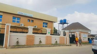 Ariflad Hotel & Suites