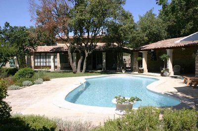 Provencal Villa in the Heart of the Luberon Scrubland
