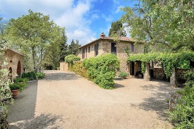 Villa in Castellina w Pool Garden Winery