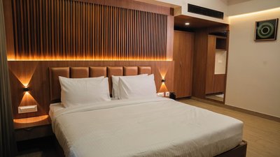 Hotel M7 Plaza