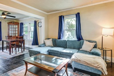 3 Mi to Dtwn Saginaw: Cozy Family Home w/ Yard!