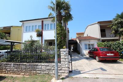 Rooms and Apartment Pina
