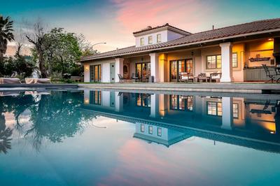 Wellsona Vineyard Retreat Pool Hot Tub Views Main Home Guest Home