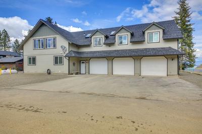 Beachfront Sagle Retreat w/ Boat Dock & Lift