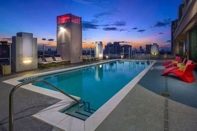 Downtown High Rise w Skyline Views Rooftop Pool, Billede 2