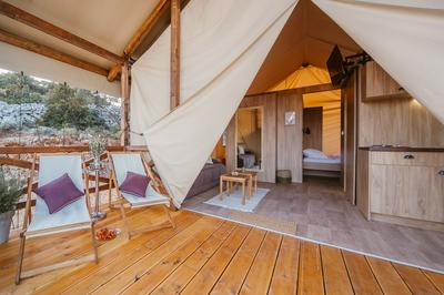 Glamping Tents and Mobile Homes Trasorka - Campsite
