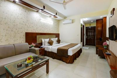 Fabhotel B Stays