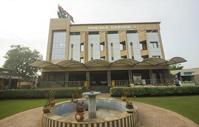 OYO 18610 Hotel Parivar Garden