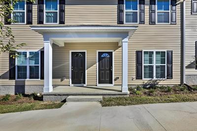 Ideally Located & Elegant Condo w/ Balcony!