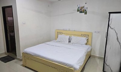 Fabhotel Moon Stay Inn