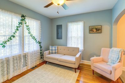 Walk to Main Street! Home in Historic Jonesborough